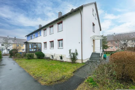 Außenansicht - Haus kaufen in Biberach - Sonnige Doppelhaushälfte mit Garage