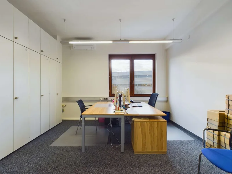 1. OG: Büro