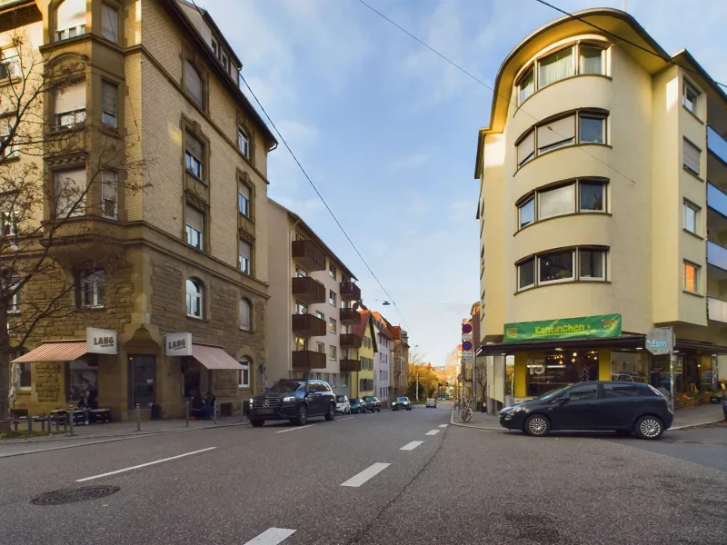 Blick vom Haus in die Straße