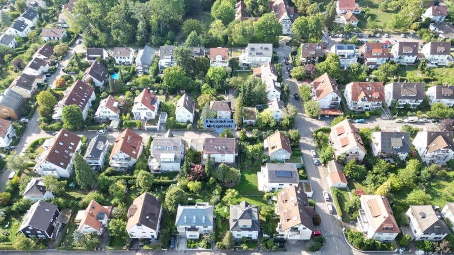 Lage / Grundstück mit Abrissgebäude von oben