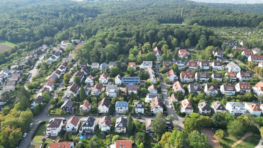 Lage / Grundstück mit Abrisshaus von oben