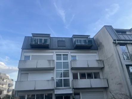 Hausansicht - Wohnung mieten in Dossenheim - Möblierte, schöne 1-Zimmerwohnung mit Balkon in Dossenheim zu vermieten!