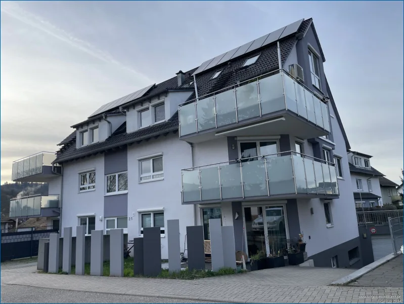 Hausansicht - Wohnung kaufen in Pfinztal / Söllingen - Neuwertige 3-Zimmer Erdgeschosswohnung mit 2 Terrassen und Tageslichtbad **provisionsfrei**