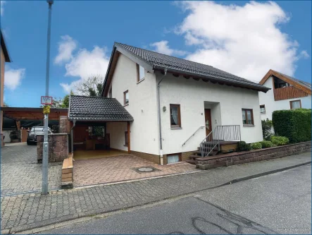 Hausansicht - Haus kaufen in Pfinztal / Berghausen - Kleineres gepflegtes Einfamilienhaus in sehr guter Wohnlage Pfinztal-Berghausen! **provisionsfrei**