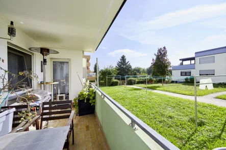 Balkon - Wohnung kaufen in Affalterbach - 4 - Zimmer Erdgeschosswohnung in modernem Zustand