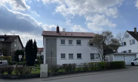 Ansicht Nord - Haus kaufen in Erdmannhausen - Zweifamilienhaus in zentraler Lage