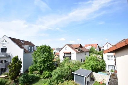 Aussicht - Wohnung kaufen in Mannheim / Seckenheim - Charmante Dachgeschosswohnung in ruhiger Wohnlage