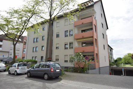 Hausansicht - Wohnung kaufen in Mannheim / Schönau - Tolles Wohnen über den Dächern:  Dachgeschosswohnung mit Sonnenterrasse im Erbpachtmodell
