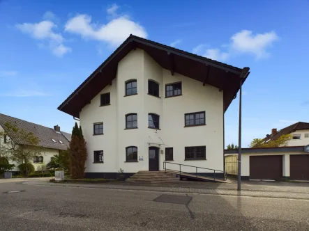 Ansicht  - Haus kaufen in Bürstadt - Imponierendes 2 Familienhaus im XXL Format!