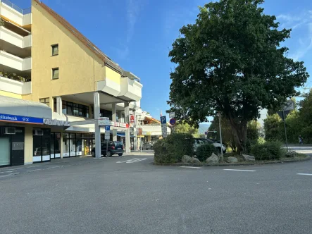 Vorderansicht - Laden/Einzelhandel kaufen in Dossenheim - Gewerbeeinheit mit großer Schaufensterfront in guter Lage