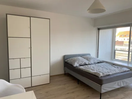 Zimmer  - Wohnung kaufen in Ludwigshafen am Rhein - Renoviertes und voll möbliertes Apartment in zentraler City-Lage