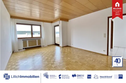 Titelbild - Wohnung mieten in Kornwestheim - Stadtnahes Glück: 4,5-Zimmerwohnung mit zwei Balkonen in Kornwestheim!