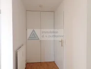 Eingang mit Einbauschrank