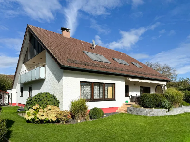 Ansicht - Haus kaufen in Weidenstetten - Weidenstetten sehr gepflegtes, solide gebautes Zweifamilienhaus, keine zusätzliche Käuferprovision!