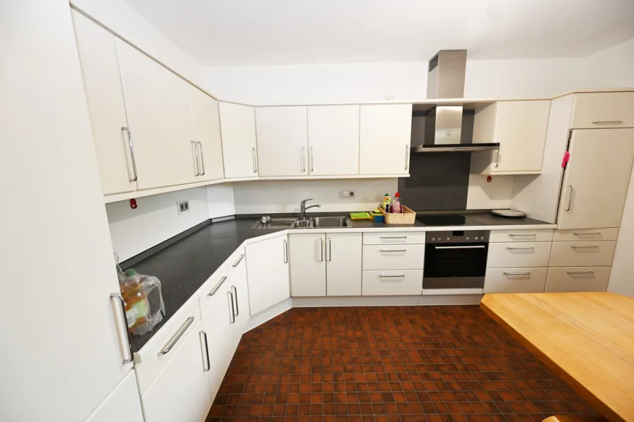 Küche UG - Wohnung kaufen in Denzlingen - Traumhafte Maisonette-Wohnung mit 3 Zimmern, 2 Bädern und 2 Balkonen in Denzlingen - Ihr neues Zuhause erwartet Sie!