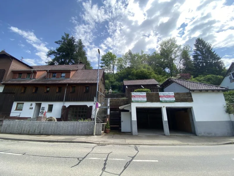 Vorderansicht - Haus kaufen in Zimmern ob Rottweil - Natur pur - Attraktive Doppelhaushälfte mit großer Doppelgarage