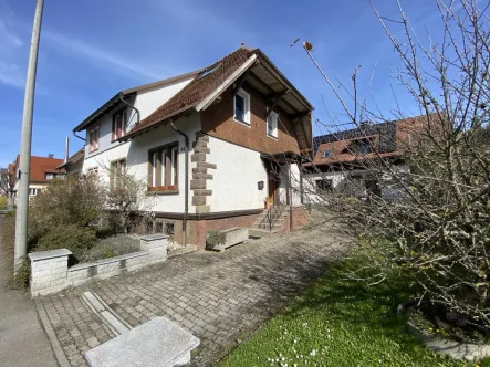 Vorderansicht - Haus kaufen in Villingen-Schwenningen - Interessantes 1-Familien-Haus in Villingen - Südstadt