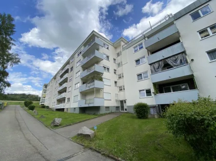 Gebäudeansicht - Wohnung kaufen in Villingen-Schwenningen - Attraktive moderne 2-Zimmer-Wohnung mit Balkon inkl. Tiefgaragenstellplatz