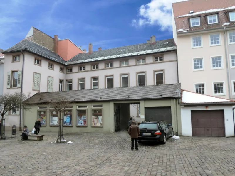 nsicht vom Münsterplatz - Büro/Praxis mieten in Villingen-Schwenningen - Repräsentative Büro-/Praxis-/Kanzleiräume im Obergeschoss in 1A Lage in der Villinger Altstadt