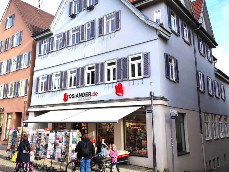 Widmaier GmbH Immobilien - Büro/Praxis mieten in Rottenburg - Große Praxisfläche mit Blick auf den Marktplatz