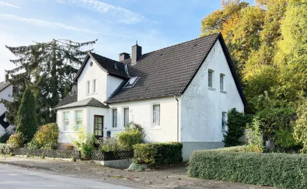 Bild1 - Haus kaufen in Horn-Bad Meinberg - Lieber Frosch, küss mich wach...1-2-Familienhaus in begehrter Wohnlage von Bad Meinberg