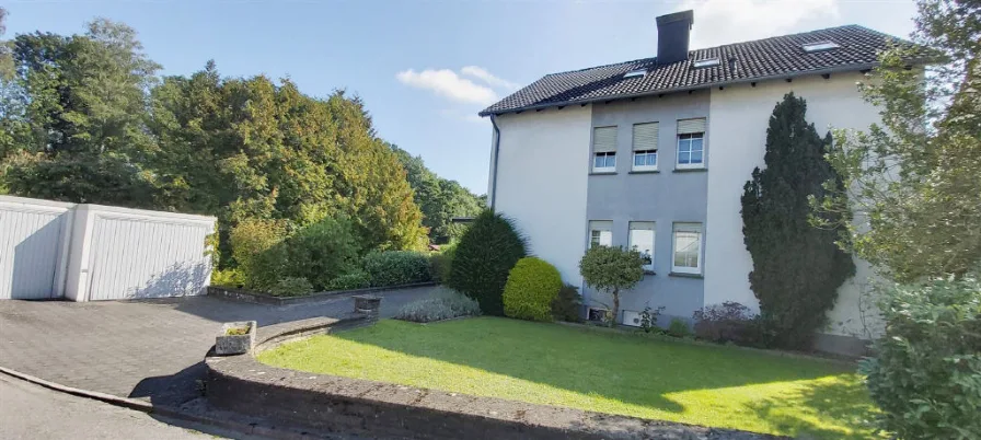 Bild1 - Haus kaufen in Detmold - gepflegtes und solides Zwei-dreifamilienhaus in guter Wohnlage von Detmold