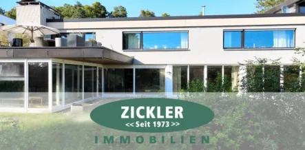 Hausrückseite - Haus kaufen in Sonnenbühl-Willmandingen - Exklusiver Bungalow mit großem Grundstück in herrlicher Aussichtslage
