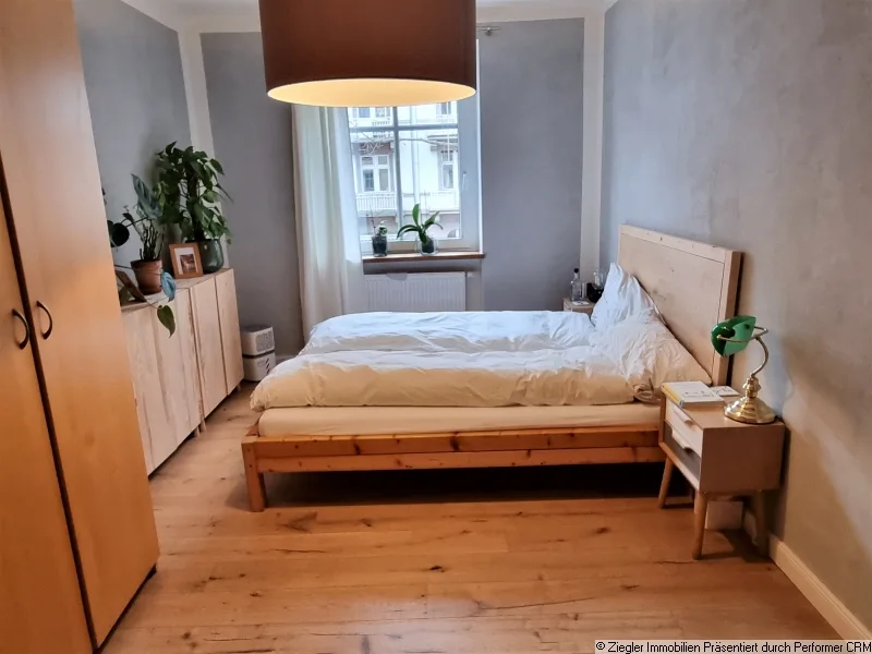 9 Schlafzimmer