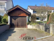 3 Vorderansicht mit Garage