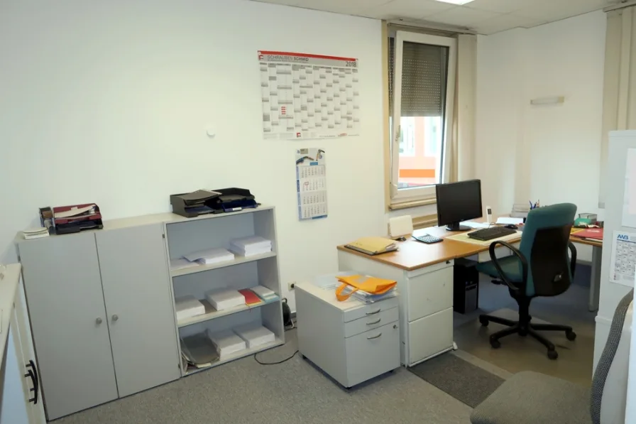 Büro - Büro/Praxis mieten in Ebersbach an der Fils - Gelegenheit! Kleinere Büroeinheit in zentraler, gut frequentierter Lage!