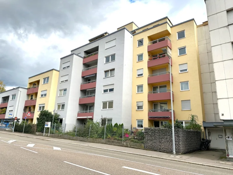 Vorderansicht - Wohnung kaufen in Göppingen - 1-Zi. Appartement! Sehr gut vermietet, mit Aufzug, Kellerabteil, TG-Stellplatz. In gefragter Lage!