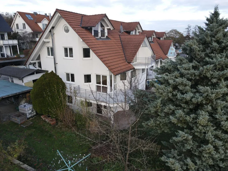 Ansicht - Haus kaufen in Gaienhofen - Einfamilienhaus / Doppelhaushälfte mit ELW und toller Seesicht in Hemmenhofen - sofort frei