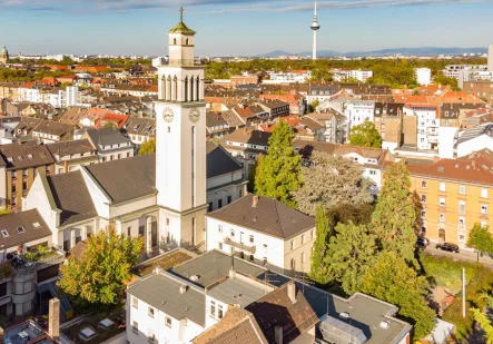 Titel   - Sonstige Immobilie kaufen in Mannheim / Schwetzingerstadt - Gegen Gebot! Gebäudeensemble bestehend aus denkmalgeschützter Kirche mit Pfarrhaus und Büro- und Wohnhaus