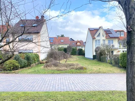 Titel   - Grundstück kaufen in Hambach an der Weinstraße - Sofort baureifer Bauplatz mit Garagengrundstück in erstklassiger, sehr gesuchter Wohnlage