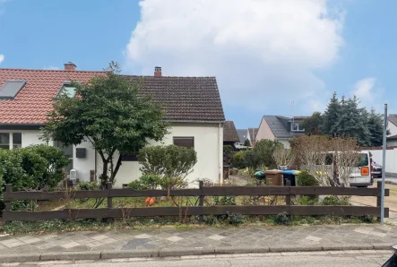 Titel - Grundstück kaufen in Mannheim / Gartenstadt - Renovierungsbedürftiges Einfamilienhaus, einseitig angebaut in erstklassiger, gesuchter Wohnlage