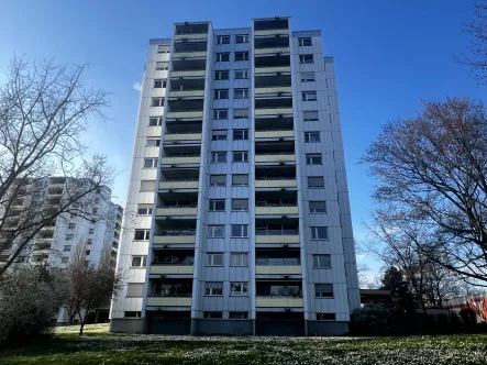 Titel - Wohnung kaufen in Mannheim / Vogelstang - Bestens konzipierte 3-Zimmer-Wohnung mit Balkon und Fahrstuhl direkt am Vogelstangsee, familien- und altengerecht