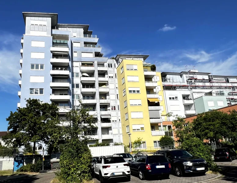 Titel  - Wohnung mieten in Mannheim / Niederfeld - Unikat - 4,5 Zi-Maisonette-Whg. mit 2 Dachterrassen und 2 TG Stellplätzen in begehrter Wohnlage