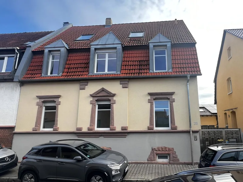 Titel - Haus kaufen in Mannheim / Feudenheim - Charmante Doppelhaushälfte mit Einbauküche & Garage, viel Grün, mitten in Feudenheim, Einzugsbereit!