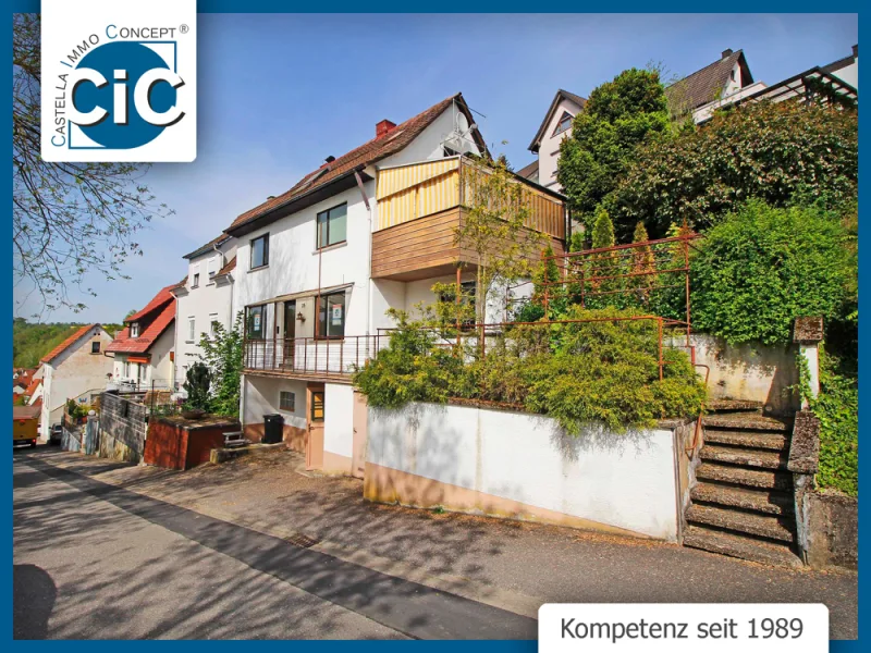  - Haus kaufen in Neudenau / Herbolzheim (Jagst) - Sanierungsbedürftiges Einfamilienhaus in schöner Hang- & Aussichtslage | mit Garage