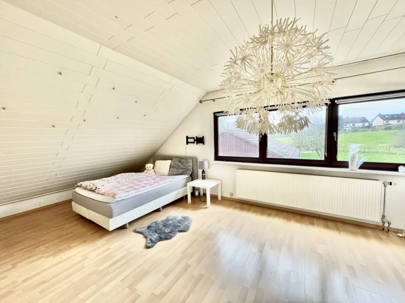 Schlafzimmer (Kinderzimmer) OG