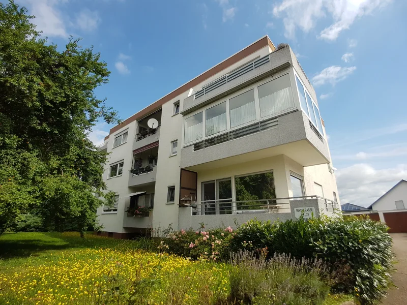 Hausansicht - Wohnung kaufen in Altenstadt - Helle 3-Zimmer-Wohnung mit Balkon, Einbauküche und Pkw-Außenstellplatz in Altenstadt/Höchst