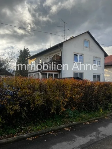 Südostansicht - Haus kaufen in Stetten - EFH mit großem Garten, ideal für die Familie und den eigenen Gemüsegarten - Stetten!