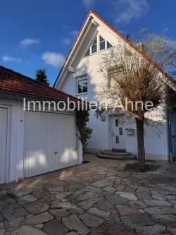 Südgarage - Haus kaufen in Mindelheim - Ab sofort frei! Herrliches Gartengrundstück mit EFH/ Wintergarten - Mindelheim!