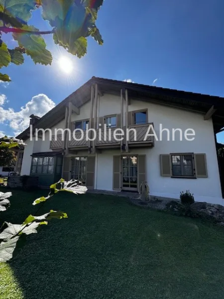 Außenansicht - Haus kaufen in Mindelheim - Traumhaus, innenstadtnah und trotzdem ruhig gelegen -  Mindelheim!