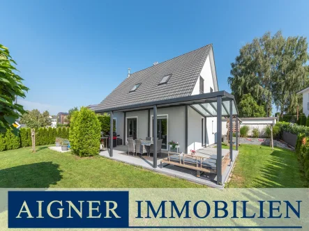 Ansicht Haus + Garten - Haus kaufen in Hilgertshausen-Tandern - AIGNER - Schönes und energieeffizientes Einfamilienhaus mit großem Garten in Hilgertshausen!