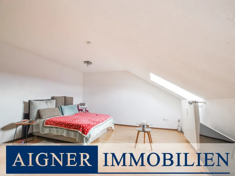Wohnbereich - Wohnung kaufen in Baldham - AIGNER - Gut angebunden in Baldham - Charmante 1-Zimmer-Dachgeschosswohnung zur Kapitalanlage!