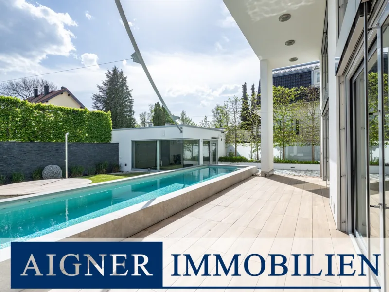 Terrasse mit Pool - Haus kaufen in München - AIGNER - Hochklassiges Architektenhaus: Modernes Einfamilienhaus in Waldperlach