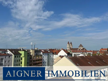 Ausblick - Wohnung kaufen in München - AIGNER - Über den Dächern Münchens – Vermietetes Apartment in der Maxvorstadt