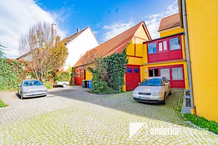 Eingang Wohnung - Haus kaufen in Ichenhausen - EIN HAUS - VIELE MÖGLICHKEITEN