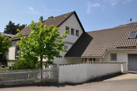 Ansicht - Haus kaufen in Berg - LEBEN in bevorzugt ruhiger LAGEGeräumiges HAUS mit vielen MÖGLICHKEITEN - 82335 BERG STA-See